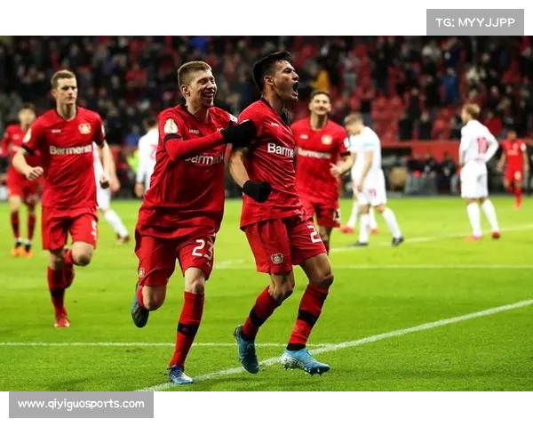 勒威林3分钟梅开二度，斯图加特半场4-0打花药厂